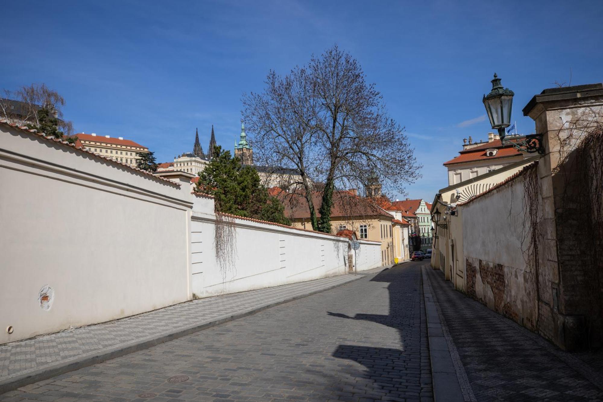 Grace Apartment By Prague Castle Bagian luar foto